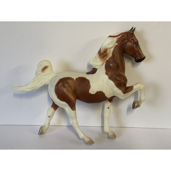 Breyer Traditional CH Sprinkles Pinto Five Gaiter - Picture 9 of 12